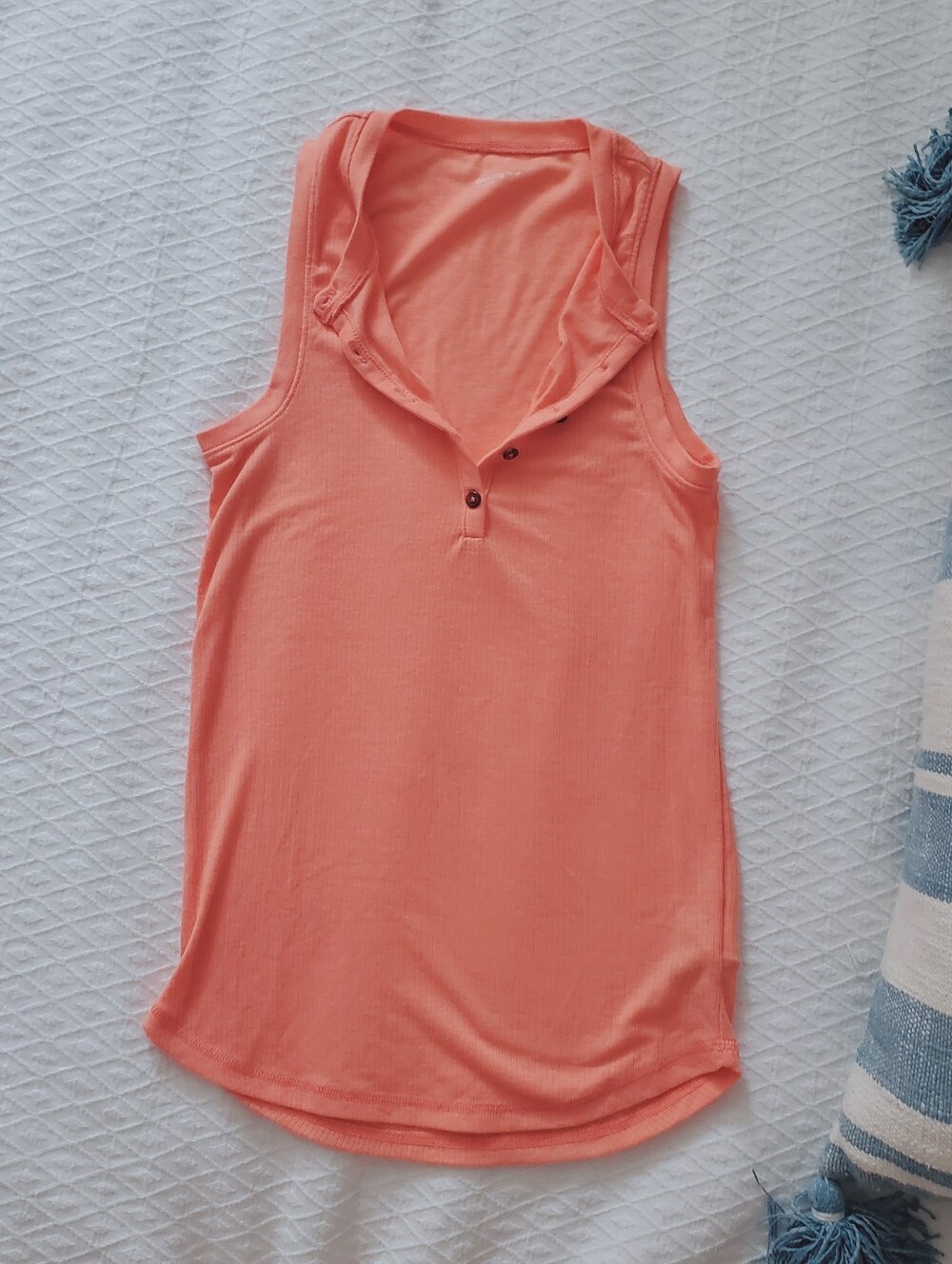 GAP Y2k New Coral Racerback Henley Tank